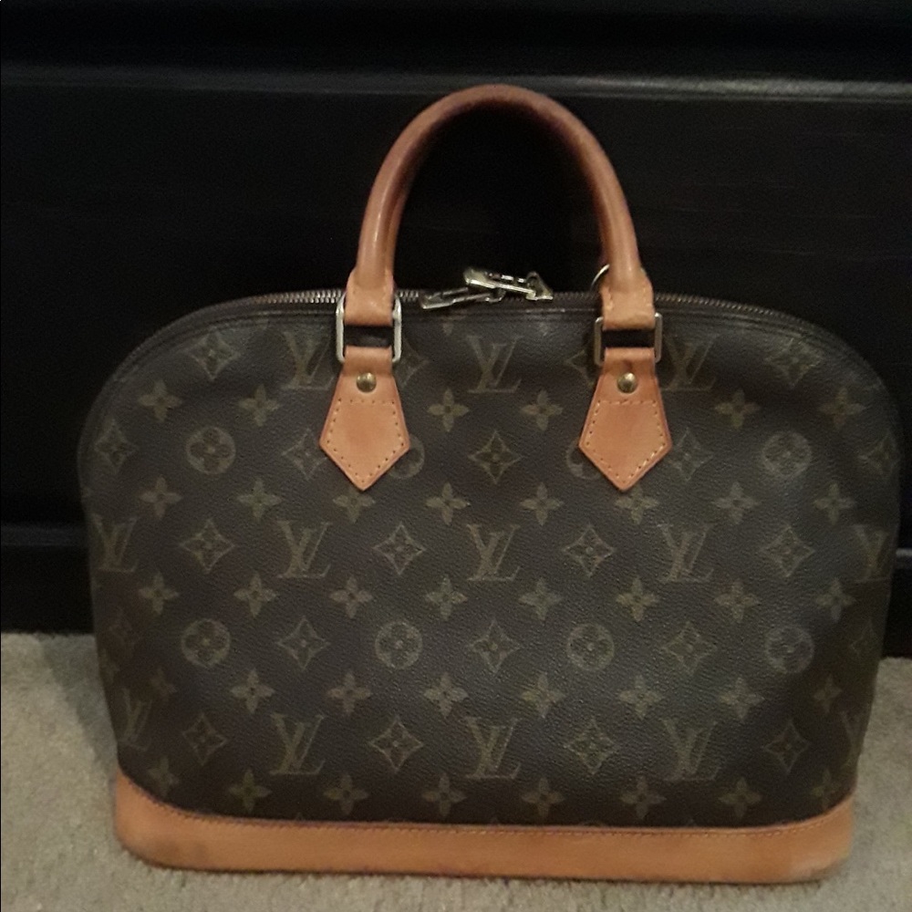 *SOLD* Louis Vuitton Alma PM